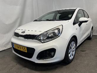 Unfallwagen Kia Rio Rio III (UB) Hatchback 1.2 CVVT 16V (G4LA5) [63kW]  (09-2011/12-2017) 2014/8