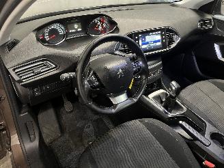 Peugeot 308 308 SW (L4/L9/LC/LJ/LR) Combi 5-drs 1.2 12V e-THP PureTech 110 (EB2DT(=
HNZ)) [81kW]  (03-2014/12-2021) picture 18