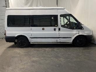 Ford Transit Transit Bus 2.2 TDCi 16V (P8FA(Euro 4)) [63kW]  (04-2006/08-2014) picture 7