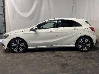 Mercedes A-klasse A (W176) Hatchback 1.6 A-180 16V (M270.910) [90kW]  (09-2012/05-2018) picture 4