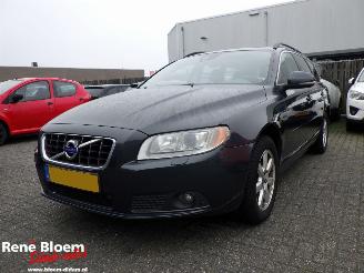 skadebil auto Volvo V-70 2.4 D5 Summum 215pk 2011/10