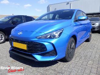 krockskadad bil auto MG 3 1.5 Hybrid Standard 2024/7