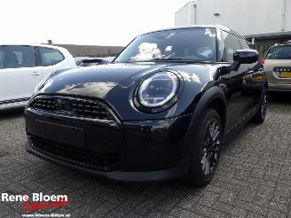 krockskadad bil auto Mini Cooper 1.5 Classic pakket 5-drs 2024/11