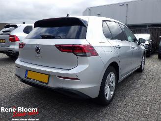 krockskadad bil auto Volkswagen Golf 1.0 TSI Life Business 110pk 2022/9