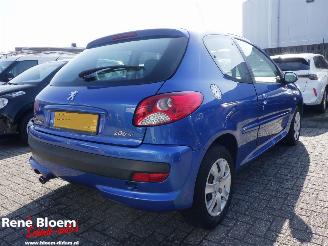 krockskadad bil auto Peugeot 206+ 1.4 XS 75pk Airco 2010/3
