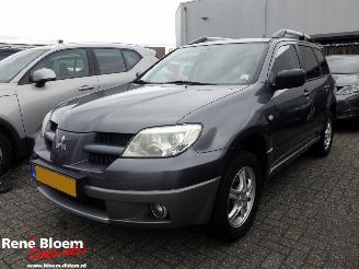 krockskadad bil auto Mitsubishi Outlander Sport 2.0 Invite 136pk Airco 2007/7