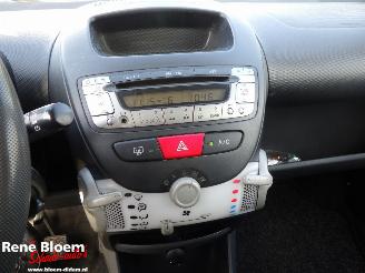 Peugeot 107 1.0 Access Accent Airco 5drs picture 11