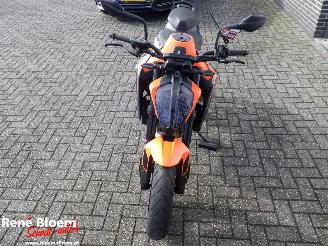 KTM  890 Duke picture 8