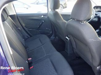 Peugeot 208 1.2 PureTech Blue Lion 5drs picture 10