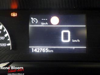 Peugeot 2008 1.2 PureTech Active Pack 5drs picture 18