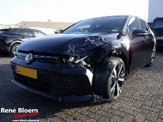Schadeauto Volkswagen Golf 1.5 TSI Life Edition 2025/10