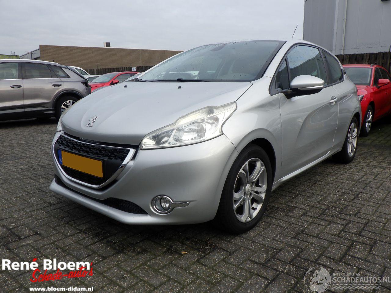 Peugeot 208 1.2 VTI Envy Airco