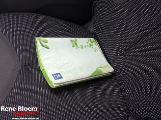 Peugeot 107 1.0-12V XS picture 13