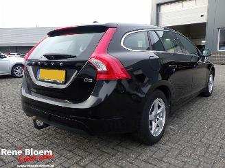 Volvo V-60 2.0 D2 Nordic+ 120pk Navi picture 3