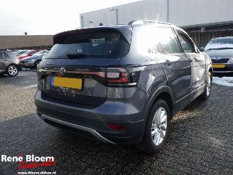 Voiture accidenté Volkswagen T-Cross 1.0 TSI Life 5drs 2022/5