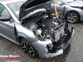 Peugeot 208 1.2 PureTech 100 GT 5drs picture 9