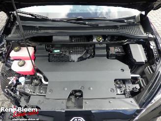 MG 4 Electric Luxury 64kwh picture 7