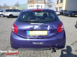 Peugeot 208 1.4 VTi Allure 5drs picture 3