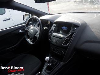 Ford Focus 1.0 ST-Line 5drs picture 9