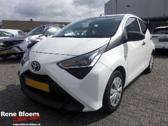 Vaurioauto  passenger cars Toyota Aygo 1.0 VVTi x-fun 5drs Airco 2020/10