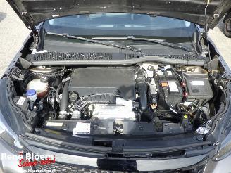 Peugeot 2008 1.2 PureTech Active Pack picture 7