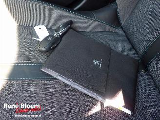 Peugeot e-2008 EV Allure Pack 50 kWh picture 16