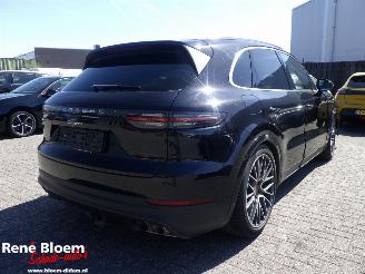 krockskadad bil auto Porsche Cayenne 3.0 E-Hybrid 340pk Full Option 2021/1