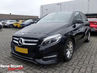 krockskadad bil auto Mercedes B-klasse 180 CDi 2016/1