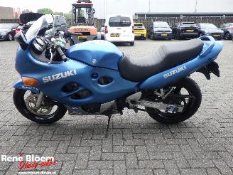 Suzuki GSX 750  picture 2