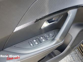 Peugeot e-2008 EV Allure 54kWh picture 14