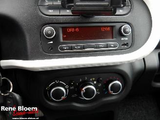 Renault Twingo 1.0 SCe Authentique picture 16