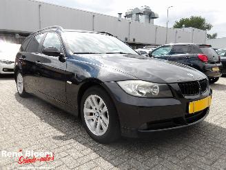 BMW 3-serie 318i Touring picture 5