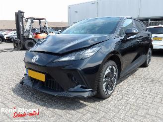 krockskadad bil auto MG MG4 Electric Comfort 64kWh 2024/9