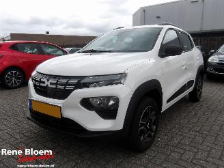krockskadad bil auto Dacia Spring Essential 27kwh 2024/2