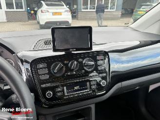 Volkswagen Up! 1.0 move up! Bluemotion picture 15