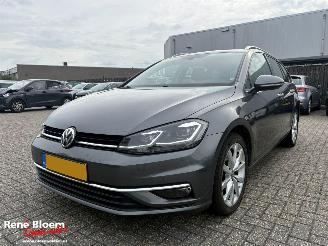 krockskadad bil auto Volkswagen Golf 1.6 TDI Highline Navi 116pk 2019/6