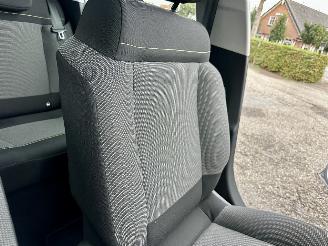 Citroën C3 1.2 PureTech 83pk C-Series - navi - line assist - clima - cruise - apple carpl - 66dkm nap - licht + regensensor picture 41