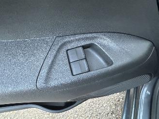 Peugeot 108 1.0 e-VTi 72pk Active 5drs - 96dkm nap - airco - led - elektr pakket - aux - usb - privacy glass - bwjr 2021 picture 17