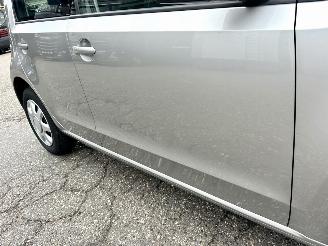 Volkswagen Up! 1.0i 65pk 5drs - nap - airco - line assist - bleutooth - aux - elektr ramen - led - facelift - rijdbaar picture 59