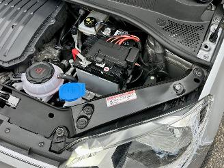 Volkswagen Up! 1.0i 65pk 5drs - nap - airco - line assist - bleutooth - aux - elektr ramen - led - facelift - rijdbaar picture 56