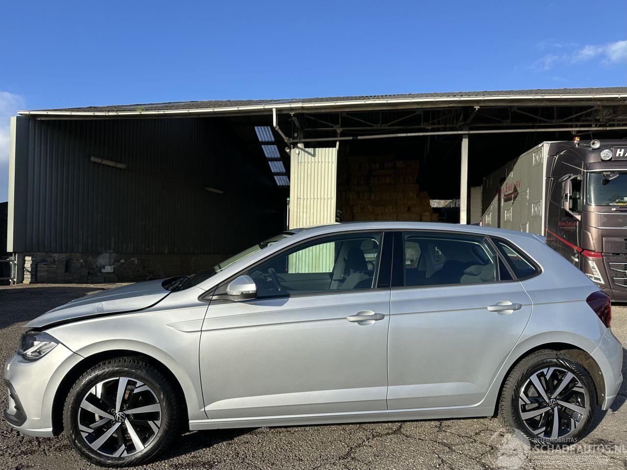 Volkswagen Polo 1.0 TSI 95pk Life 5drs - 76dkm nap - front + line assist - acc - pdc v+a - airco - cruise - carplay - lmv