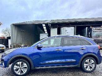 Unfallwagen Kia e-Niro 64kWh 204pk aut DynamicPlusl - nap - schuifdak - carplay - keyless - stuurverw - front + line assist 2021/11