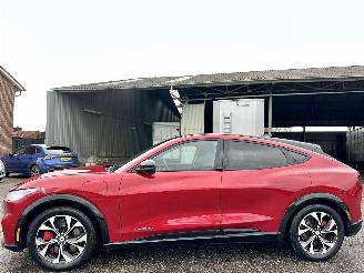 Coche accidentado Ford Mustang Mach-e 75 kWh awd 371pk aut premium - pano - 360cam - leer - stoel + stuurverw - b&o - front + line + side assist 2023/5