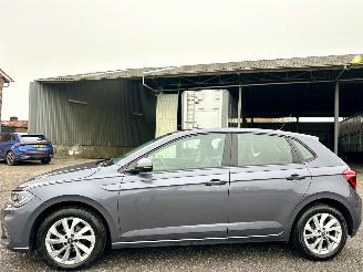 uszkodzony samochody osobowe Volkswagen Polo 1.0 TSI 95pk Style 5drs - nap - iq full led - virtual - clima - cruise - acc - front + line assist - facelift 2021/12