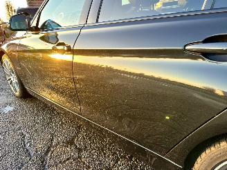 BMW 3-serie 330e 245pk 8-traps aut + f1 high exe - 112dkm nap - harman  - stuur + stoelverw v+a - 360cam - head up - elektr rollo picture 78