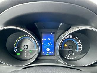 Toyota Auris Touring Sports Gereserveerd 1.8 Hybrid 123pk aut Exe - pano - nap - navi - camera - keyless - front + line + park assist picture 16