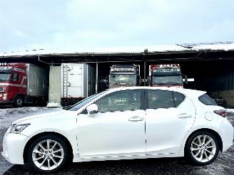 Schadeauto Lexus Ct 200h Hybrid 123pk aut Luxury Line - nap - nav - leer - camera - memory - xenon - pdc v+a - keyless 2012/1