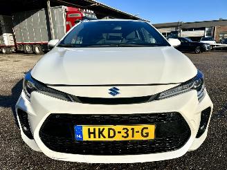 Suzuki Swace 1.8 Hybrid 148pk aut Style - front + line + side + park assist - camera - keyless - stoelverw - stuurverw - parelmoer picture 3