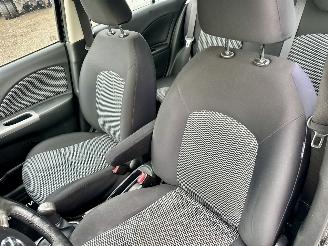 Nissan Micra 1.2i 80pk Connect Edition 5drs - navi - clima - cruise - pdc v+a - licht + regensensor - gebruikerssporen picture 31