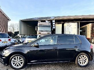 Avarii autoturisme Volkswagen Golf 1.5 TSI 131pk 7-Traps aut + f1 comf bns 5drs - carplay - front assist - acc - pdc v+a - inkl trekh - privacy glass 2019/2